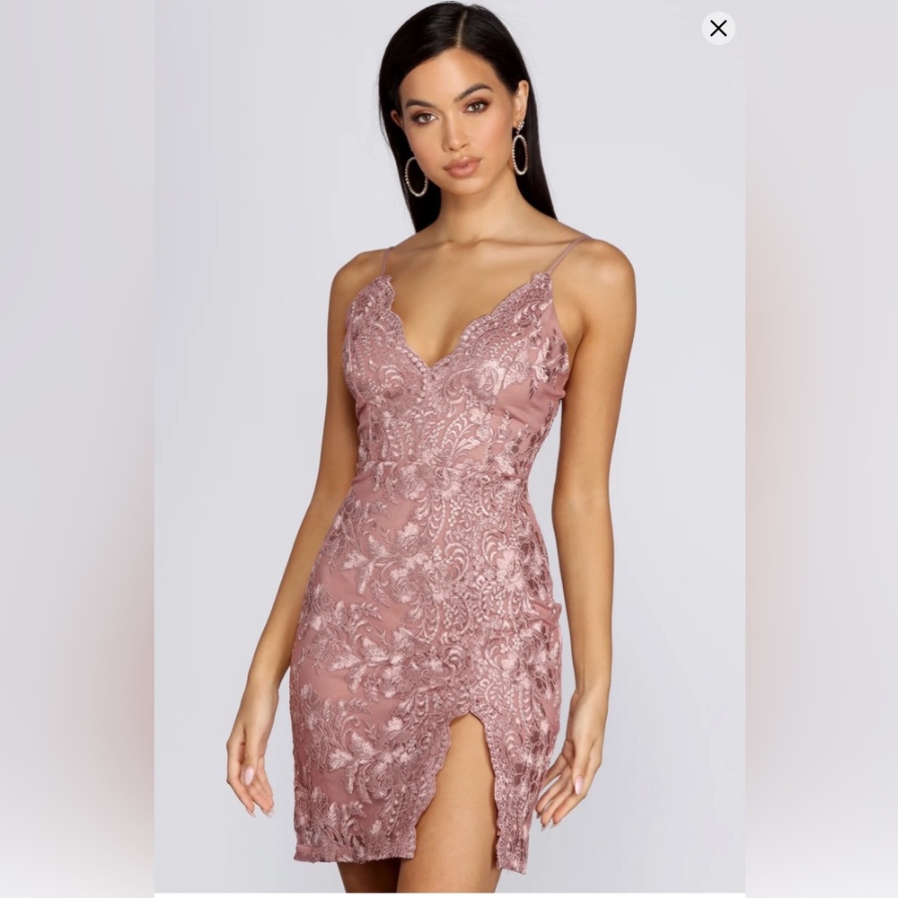 Windsor Sweet Talk Lace Dress Size medium